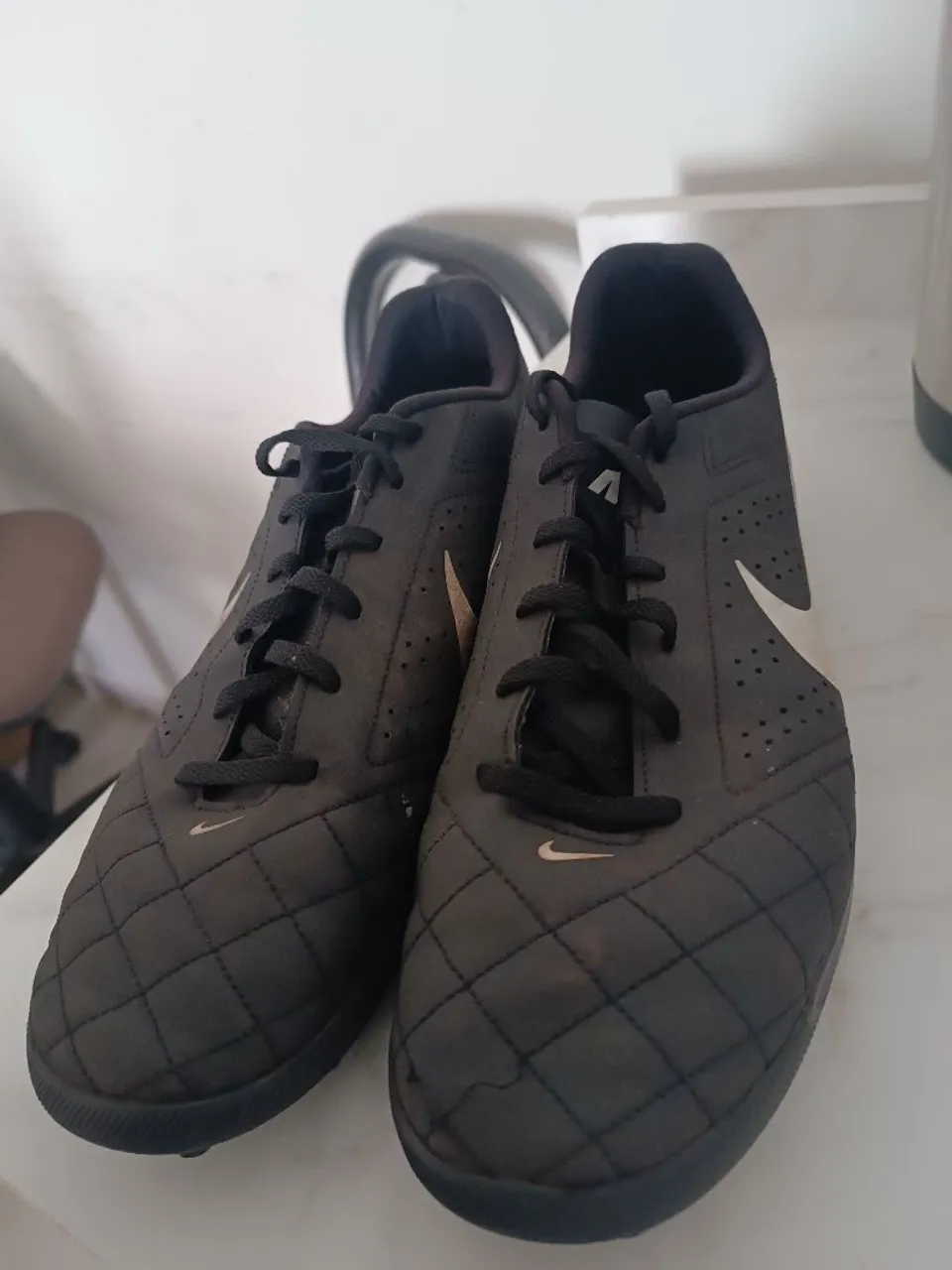 Chuteira society Nike 