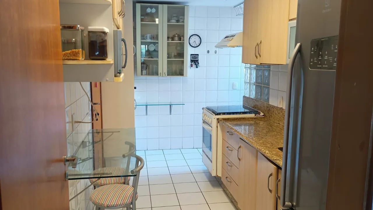 Sol da manhã na quadra do mar J Camburi  - Foto 5