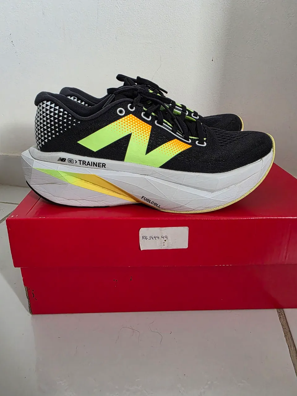 Tênis New Balance FuelCell Trainer