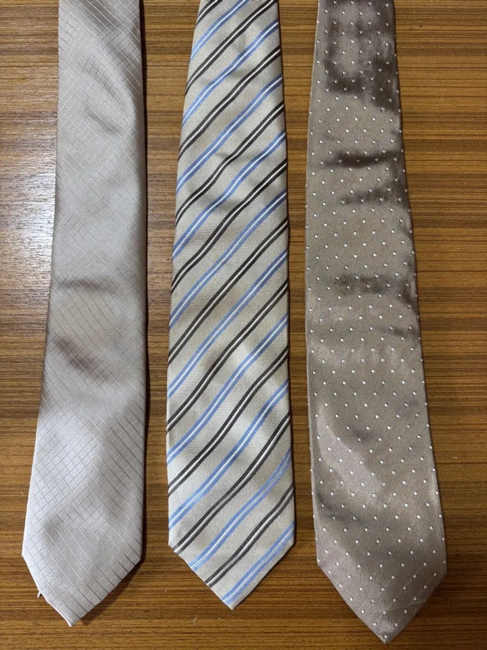 Gravatas Elegantes diversas VR CALVIN KLEIN CACHAREL