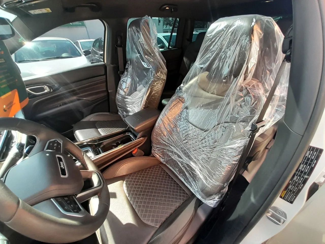 Jeep Commander Overland T270 1.3 TB Flex Aut., foto 10 de 12