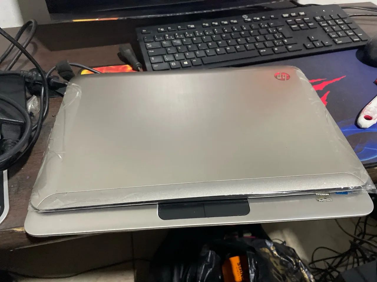 Notebook HP está funcionando só tela quebrou moldura 