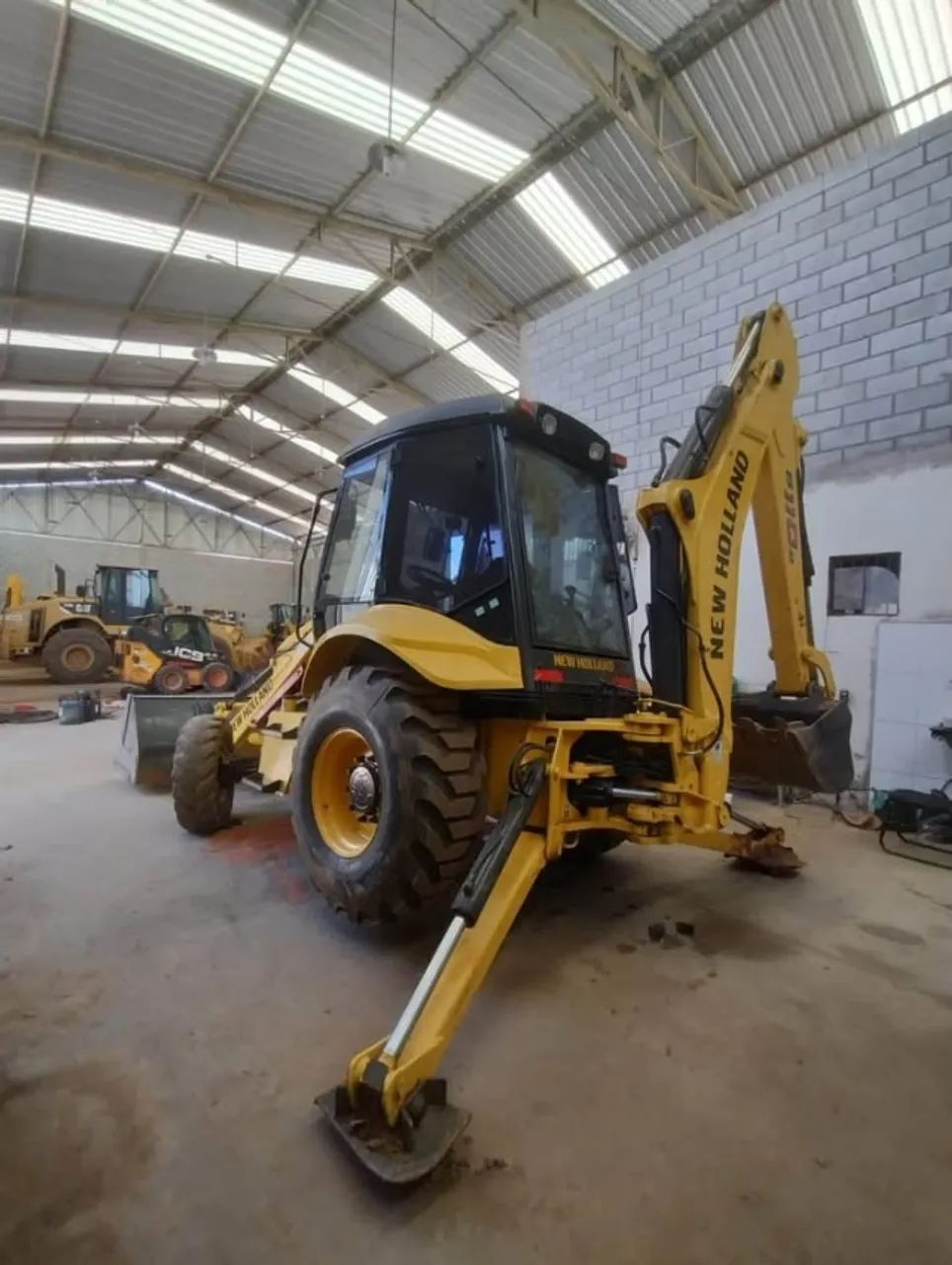 Retroescavadeira New Holland B110B   2014 - Foto 2