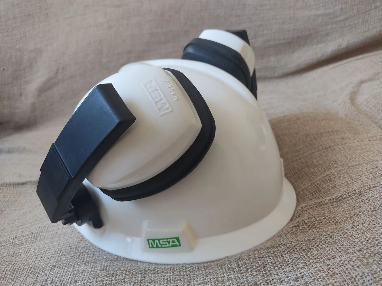 Capacete de Segurança com Abafador de Ruído MSA