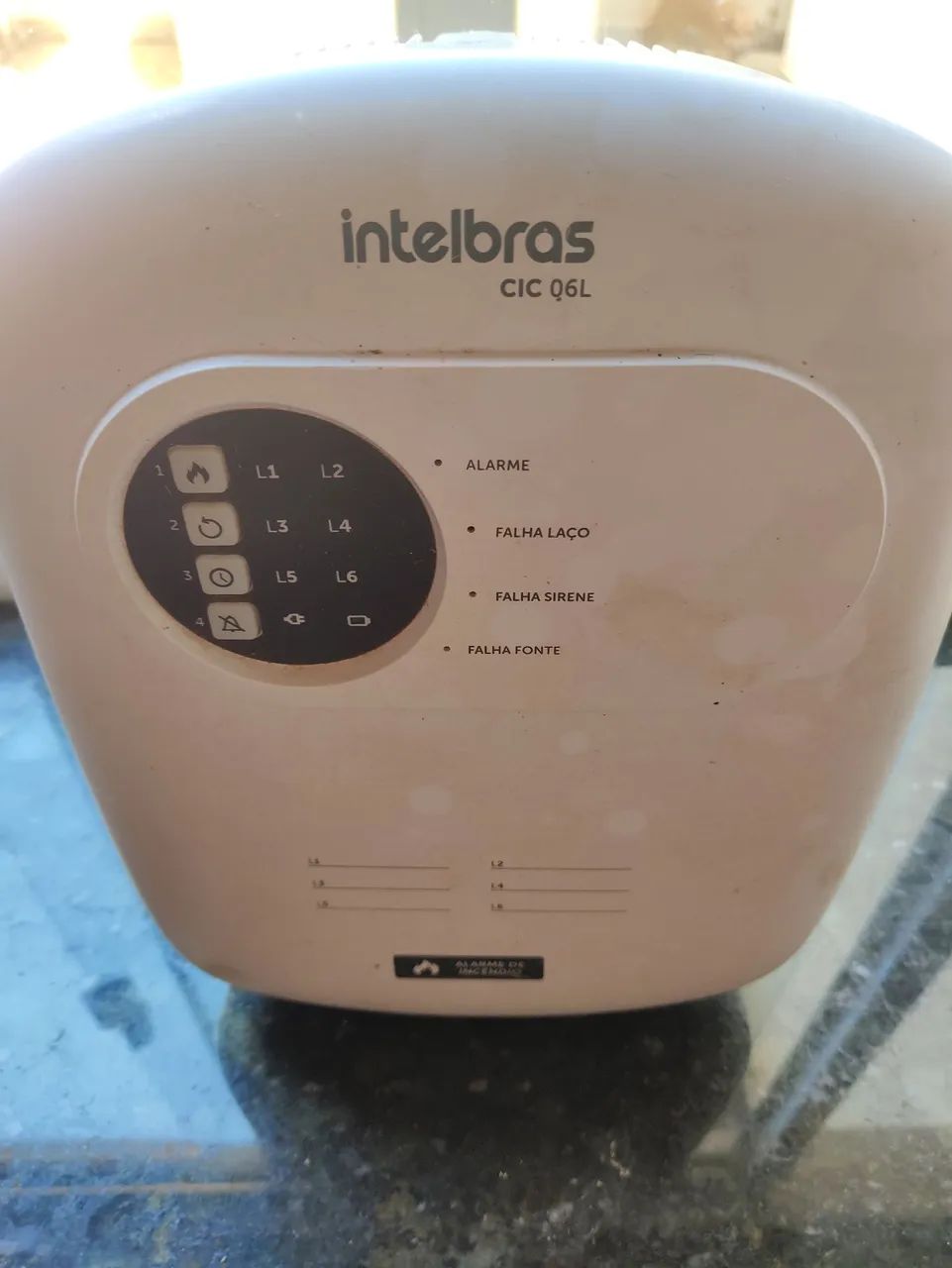 Central de Alarme de Incêndio Convencional Intelbras CIC 06L com Bateria. - Foto 2