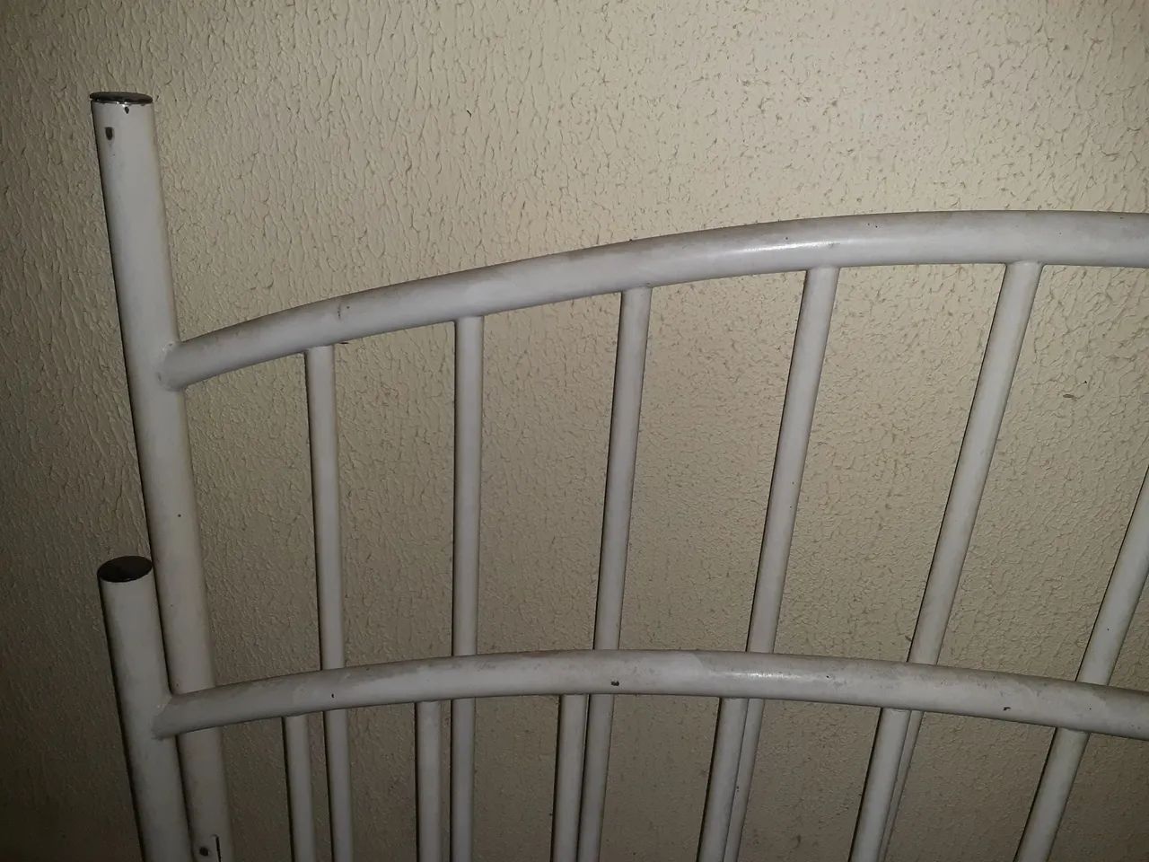 Cama de ferro branca - Foto 3