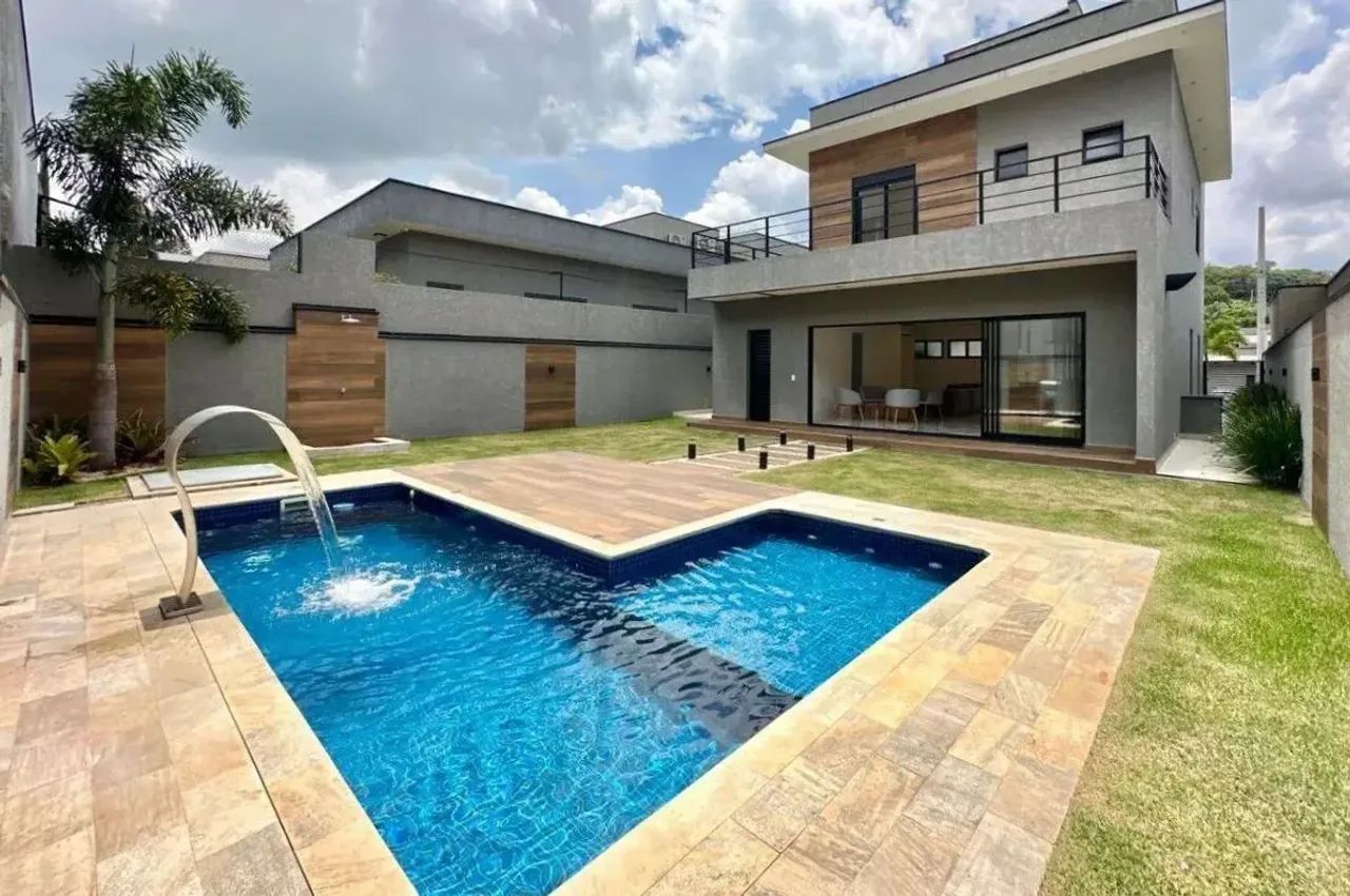 Casa à venda em Condomínio Fechado em Atibaia