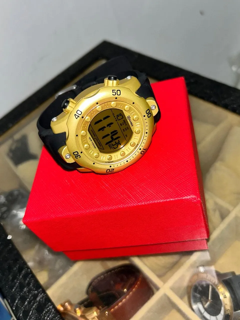 Relógio Skmei Dourado Digital Esportivo