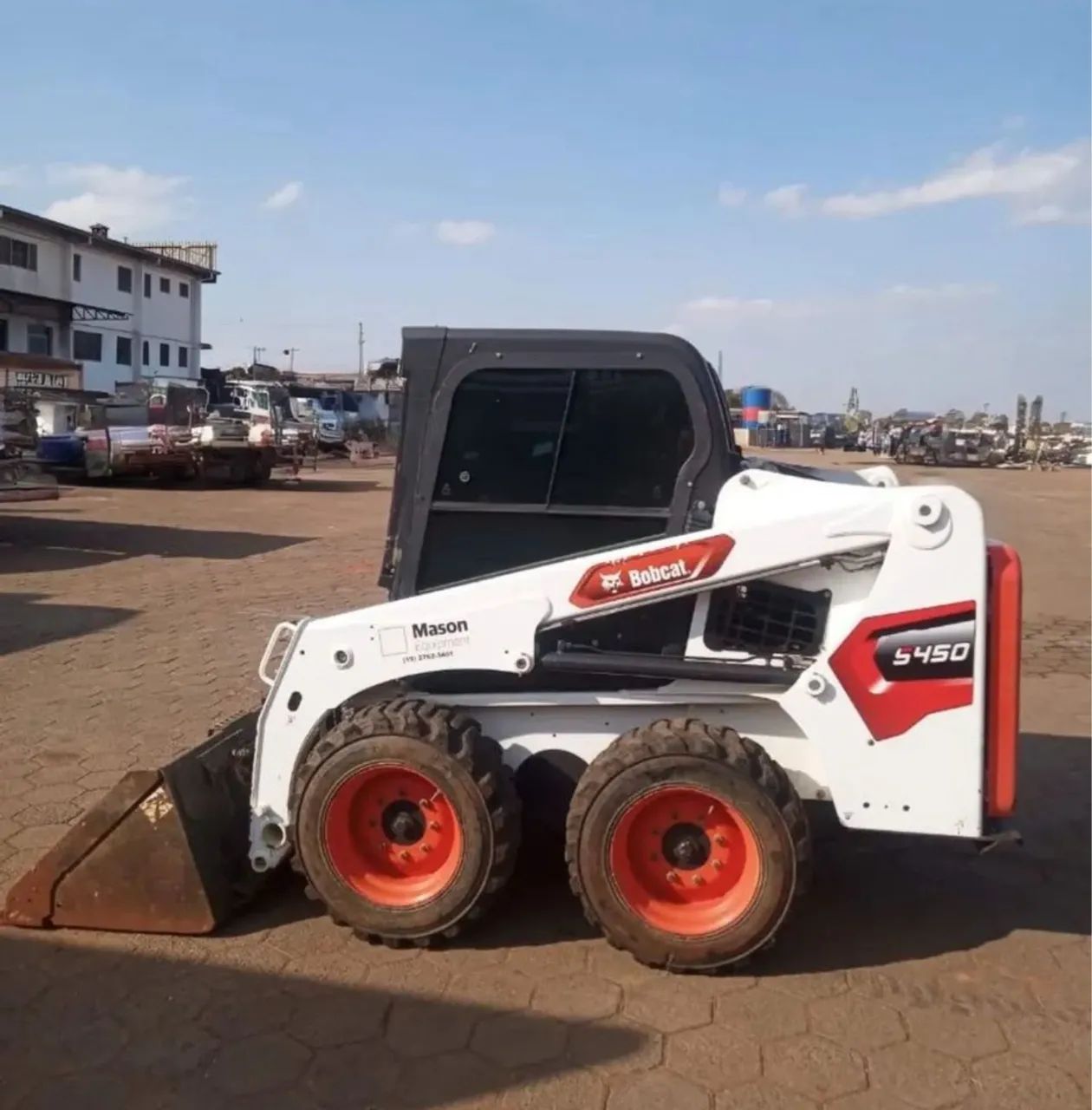 Minicarregadeira Bobcat S450 ano 2022 com apenas 970 horas, ar condicionado, em SP - Foto 2