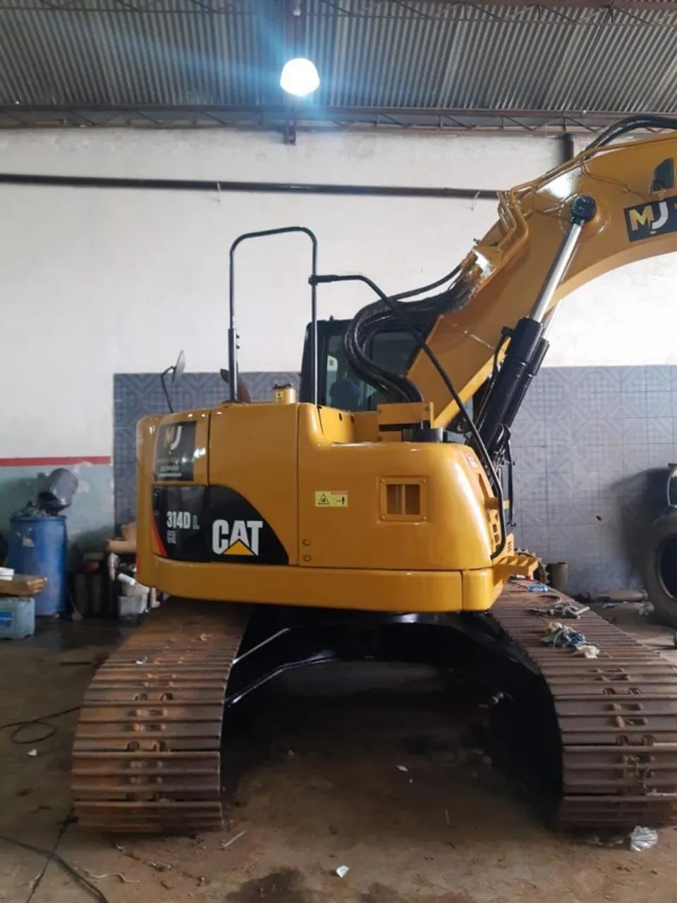 ESCAVADEIRA  CAT. 314 D (2010) COM CAÇAMBA -GIRO ZERO - Foto 4