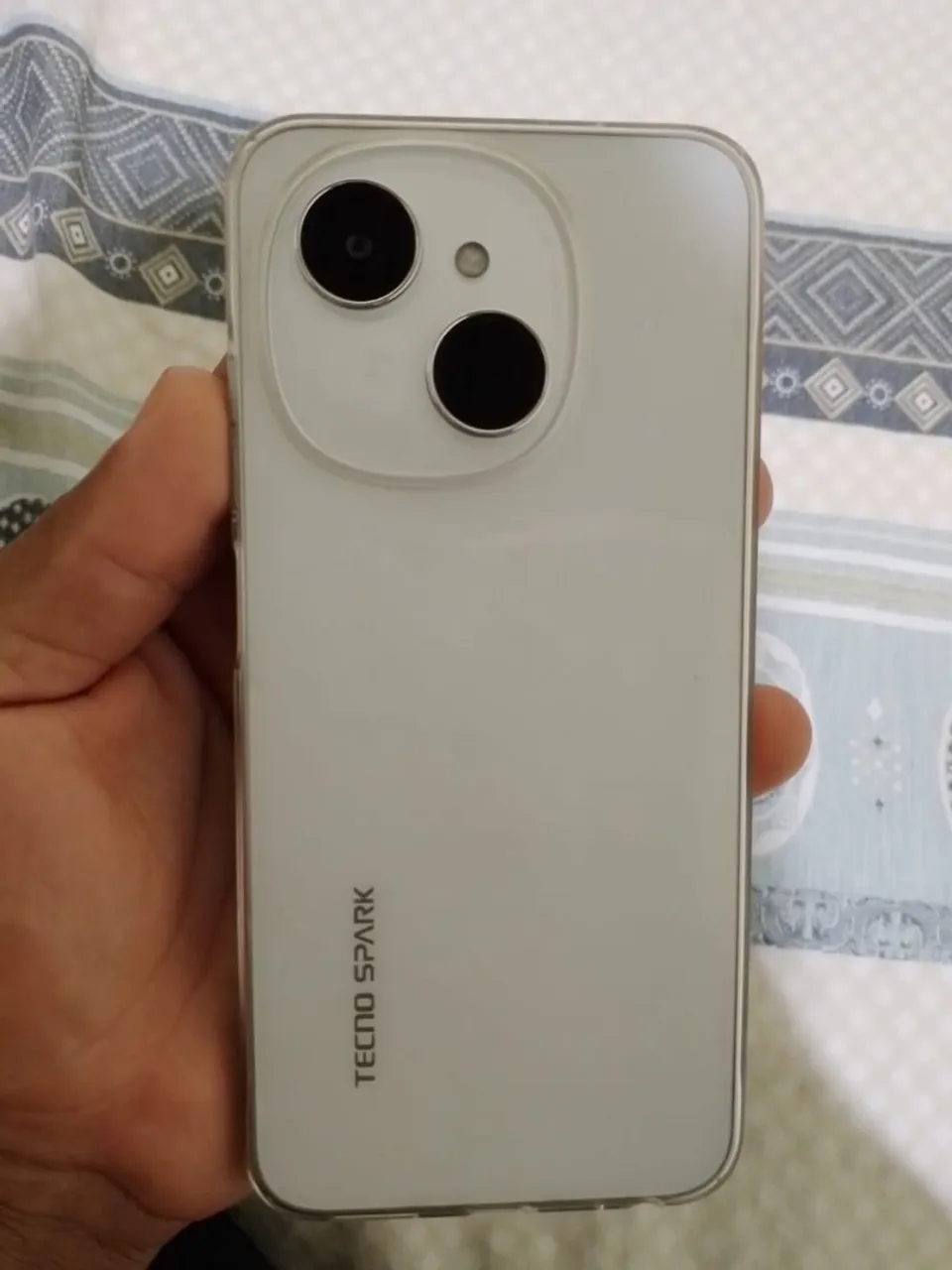 Novo apenas um mês de comprado, aceito troca em iPhone com volta minha 
