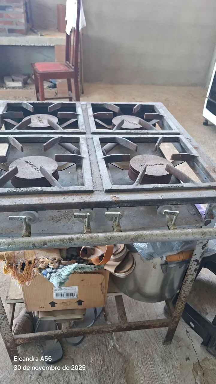 Fogão industrial 4 bocas