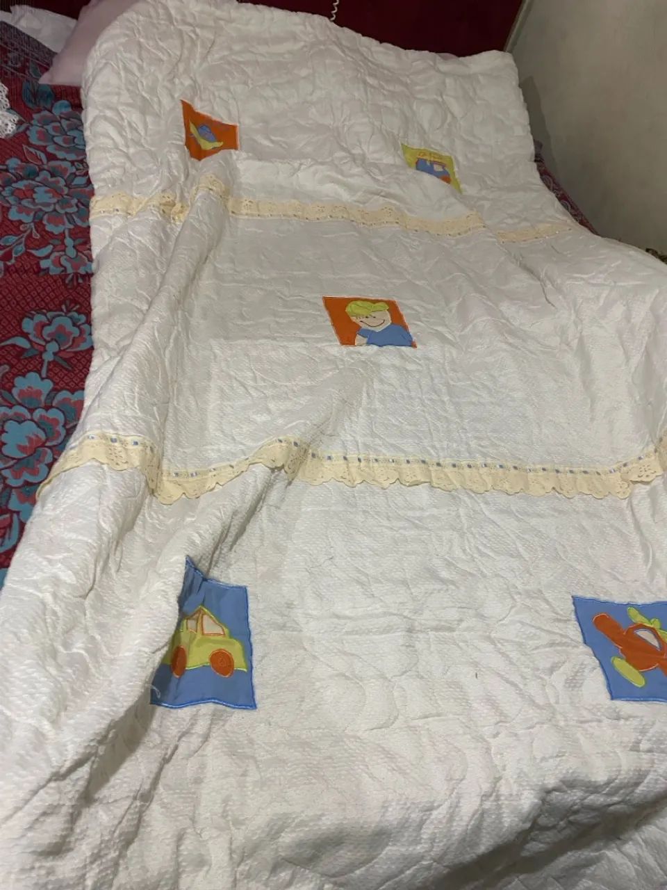 Vendo colcha pra cama  de criança  - Foto 2