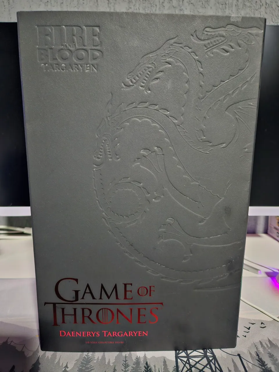 Threezero Game of Thrones Daenerys Targaryen + Trono