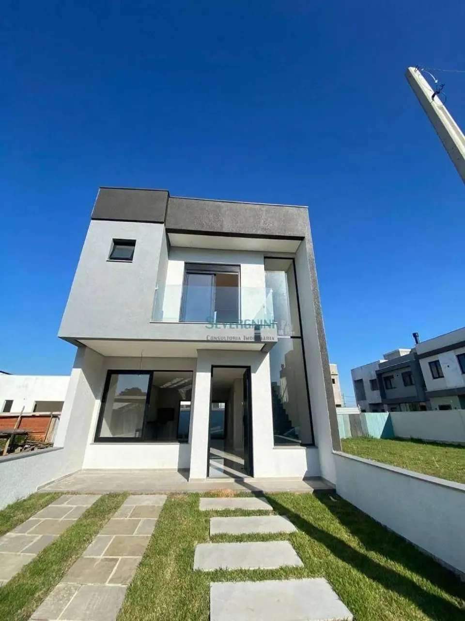 Sobrado com 3 dormitórios à venda, 131 m² por R$ 799.000,00 - Centro - Gravataí/RS