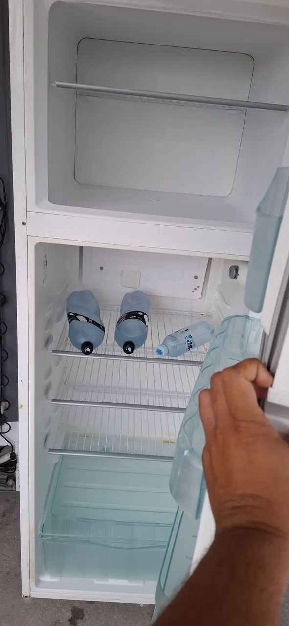 Geladeira Electrolux Cycle Defrost Duplex 332 Litros DC37 - Branca - Foto 5