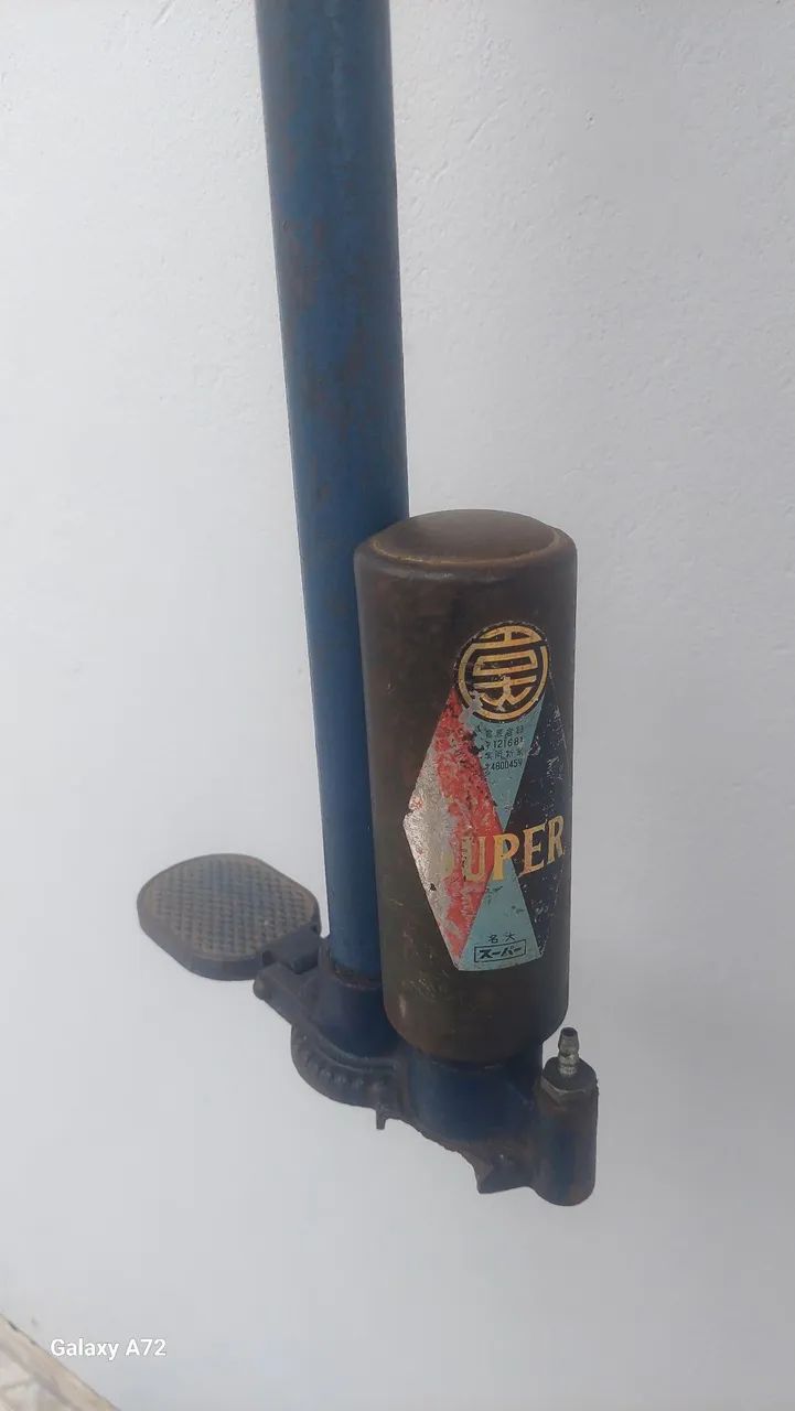 Antiga Bomba de Encher Pneu Bicicleta  - Foto 2