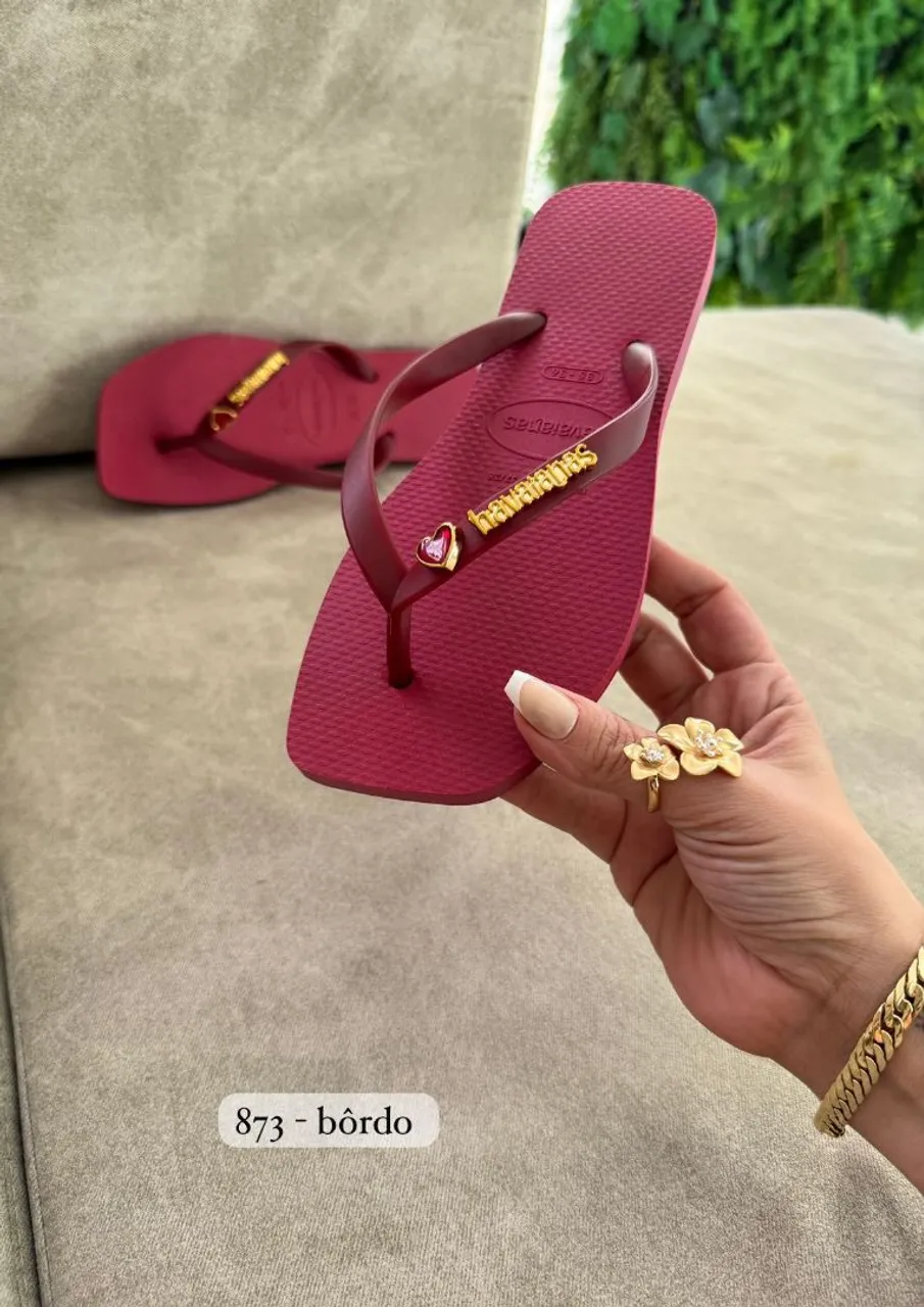 Chinelo Havaianas Bordo com Detalhes