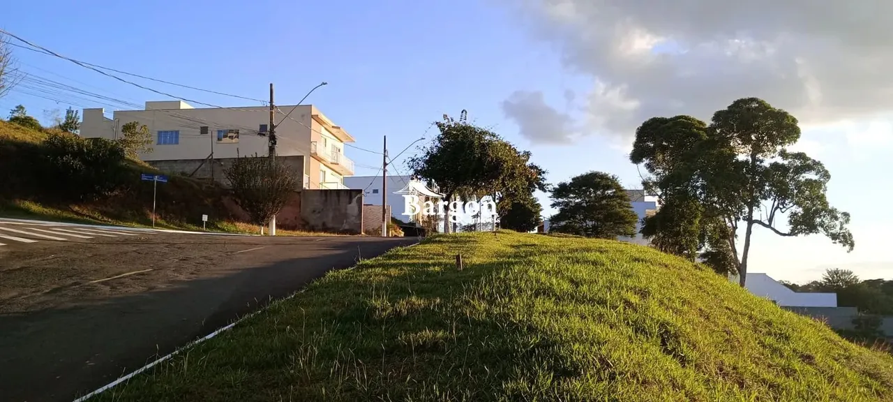 Terreno com 360m² à venda no Condomínio Nova Gramado no Bairro Grama em Juiz de Fora