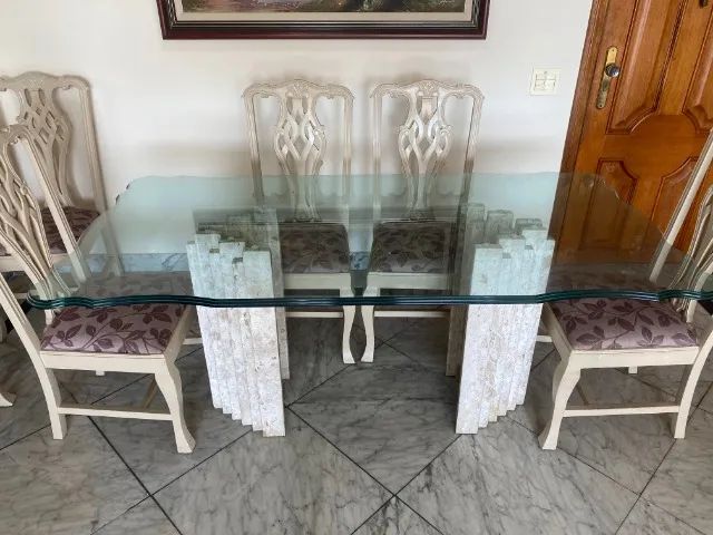 Mesa com tampo de vidro, base em granito e 6 cadeiras - Foto 5