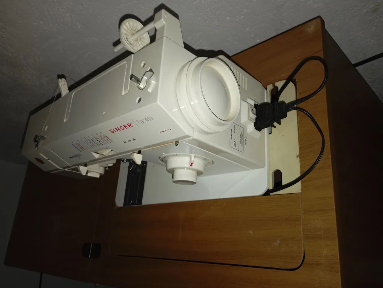 Máquina de costura reta Singer - Foto 3