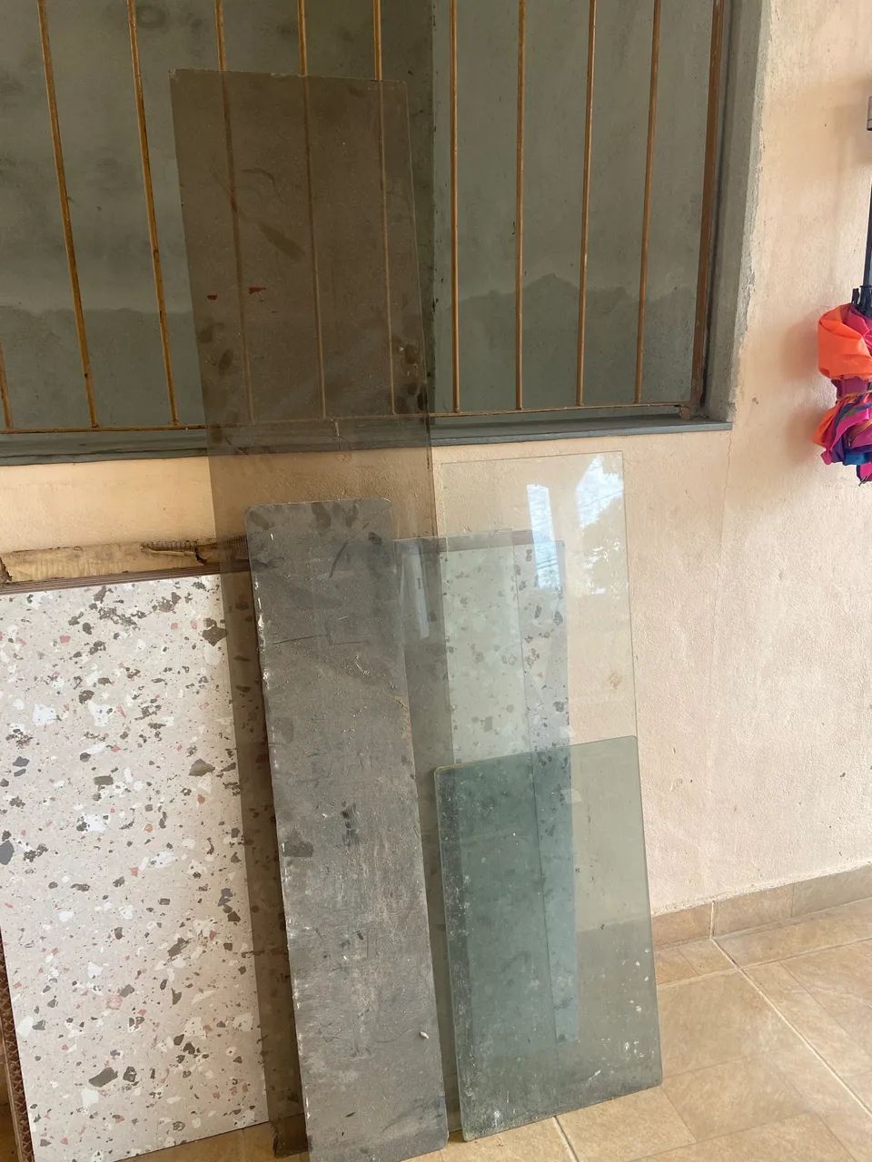 Lotes de 5 vidros tamanhos diversos 