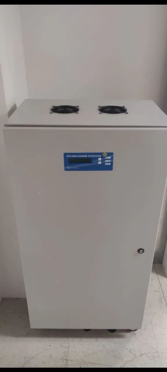 Estabilizador CP Schneider Stepless 30000 TI - Monofásico de 3,05kVa a 30kVa