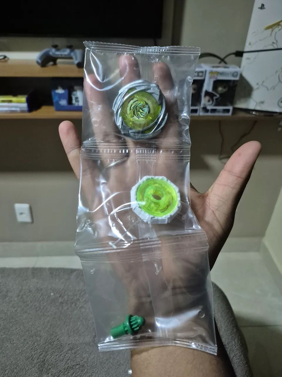 Beyblade X Hover Wyvern 8-80B