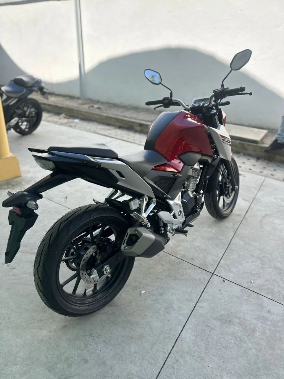 Honda CB 300f financio/troco - Foto 3