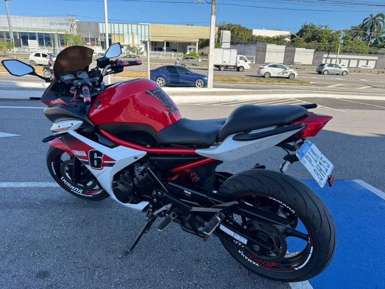 Xj6 Carenada  - Foto 2
