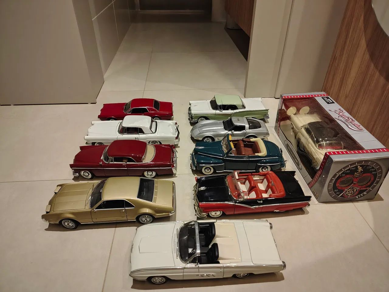 Miniaturas de carros antigos na escala 1:18 - Foto 2
