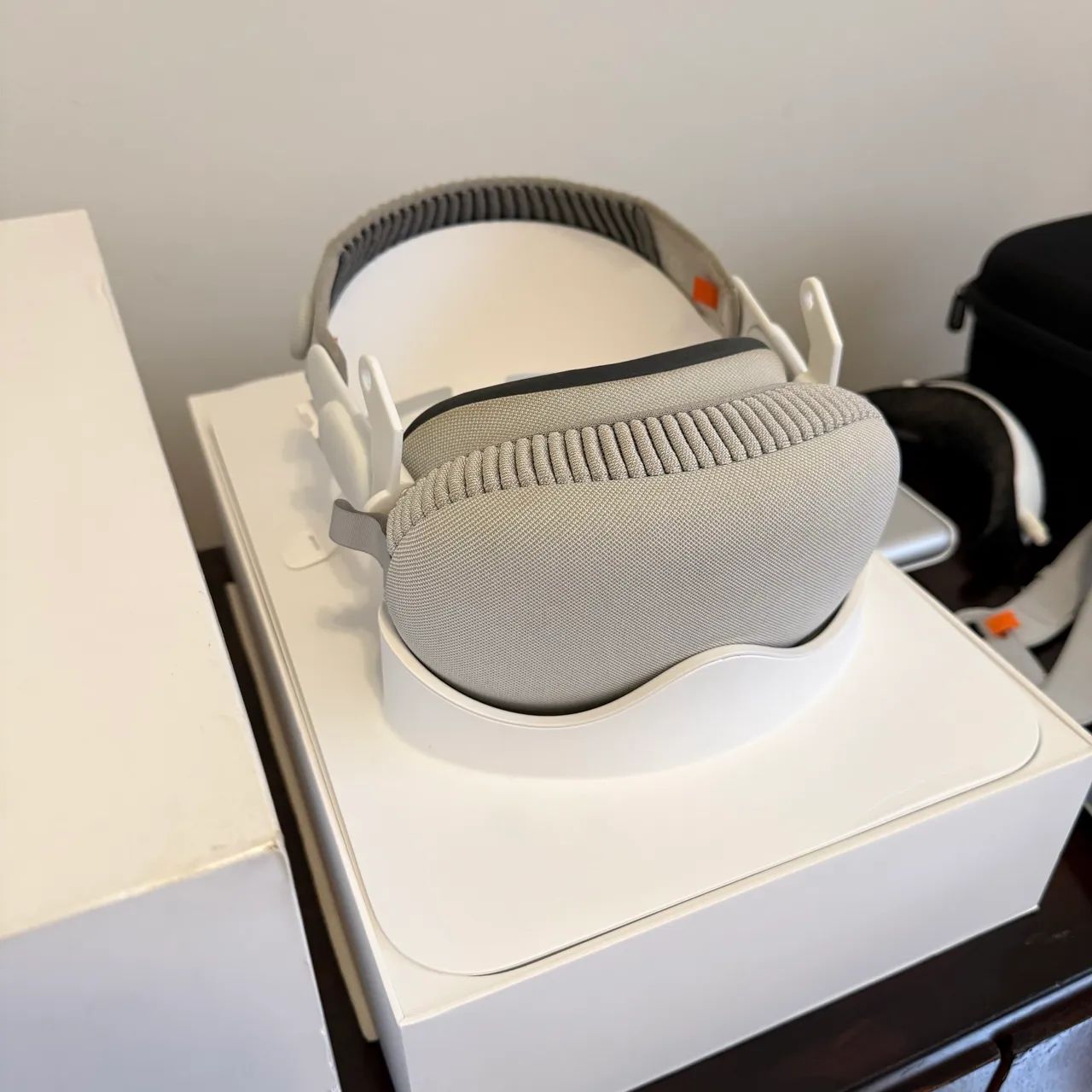 【おまけ多数】Apple vision Pro M2(512GB) Apple Vision Pro M2 512GB com Vários Acessórios e NF - Periféricos