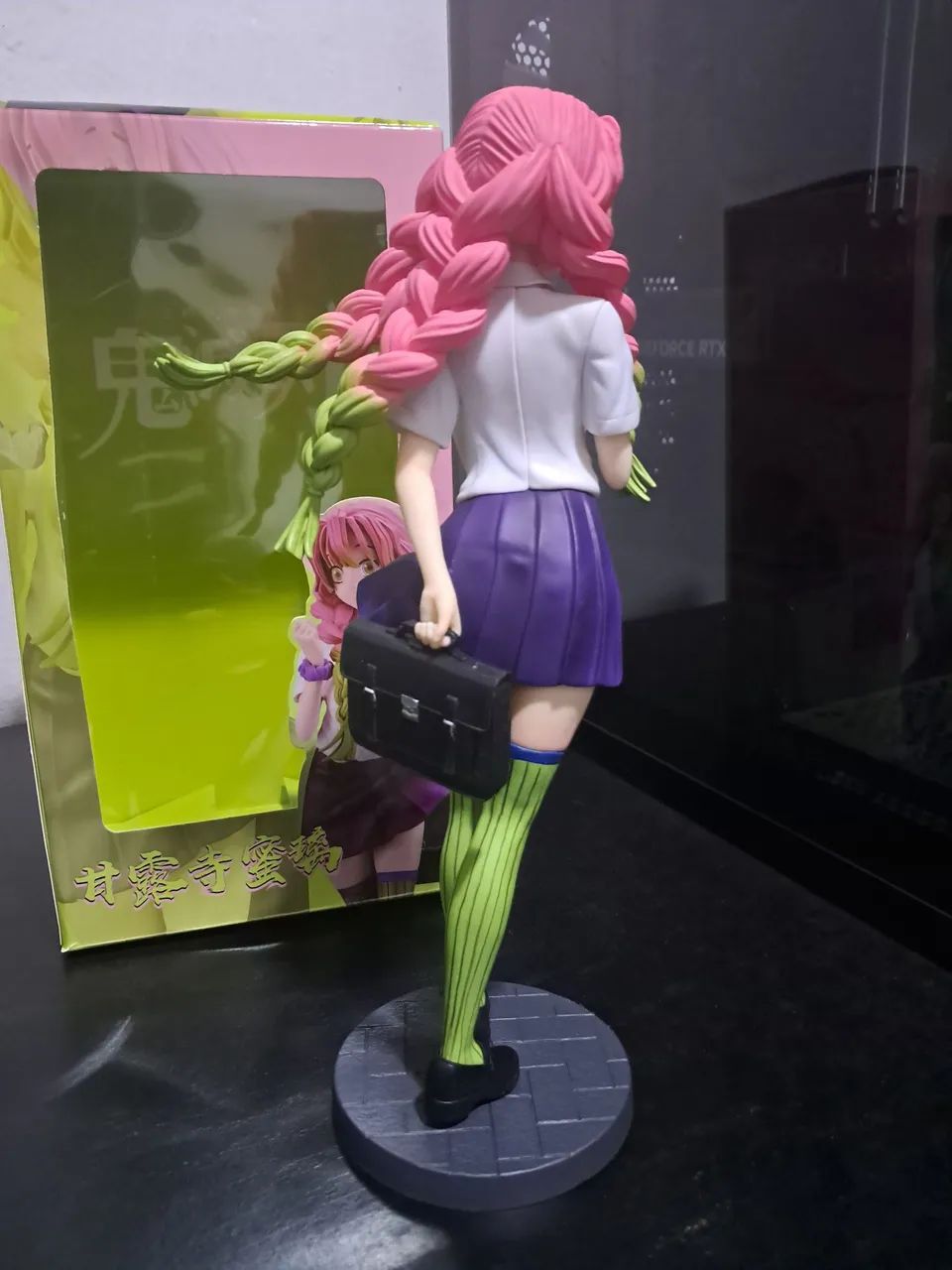 Action Figure Demon Slayer - Mitsuri Kanroji 28cm - Foto 4