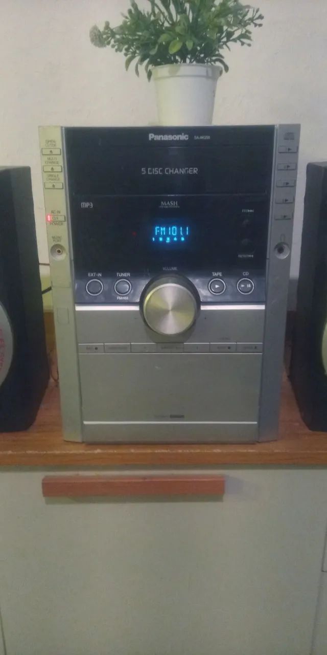Micro System Panasonic FM e Aux. $ 120.