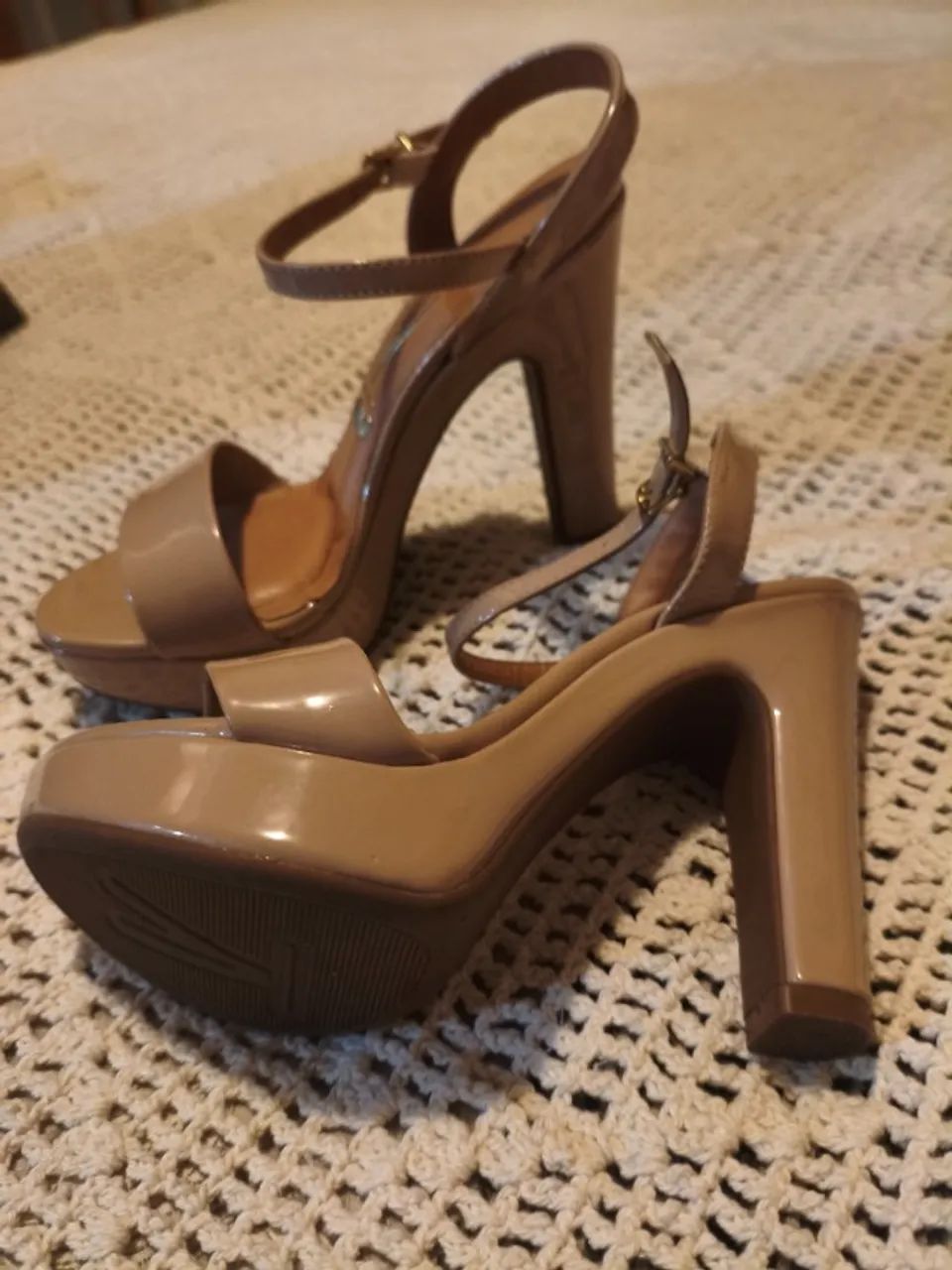 Sandália salto para doar