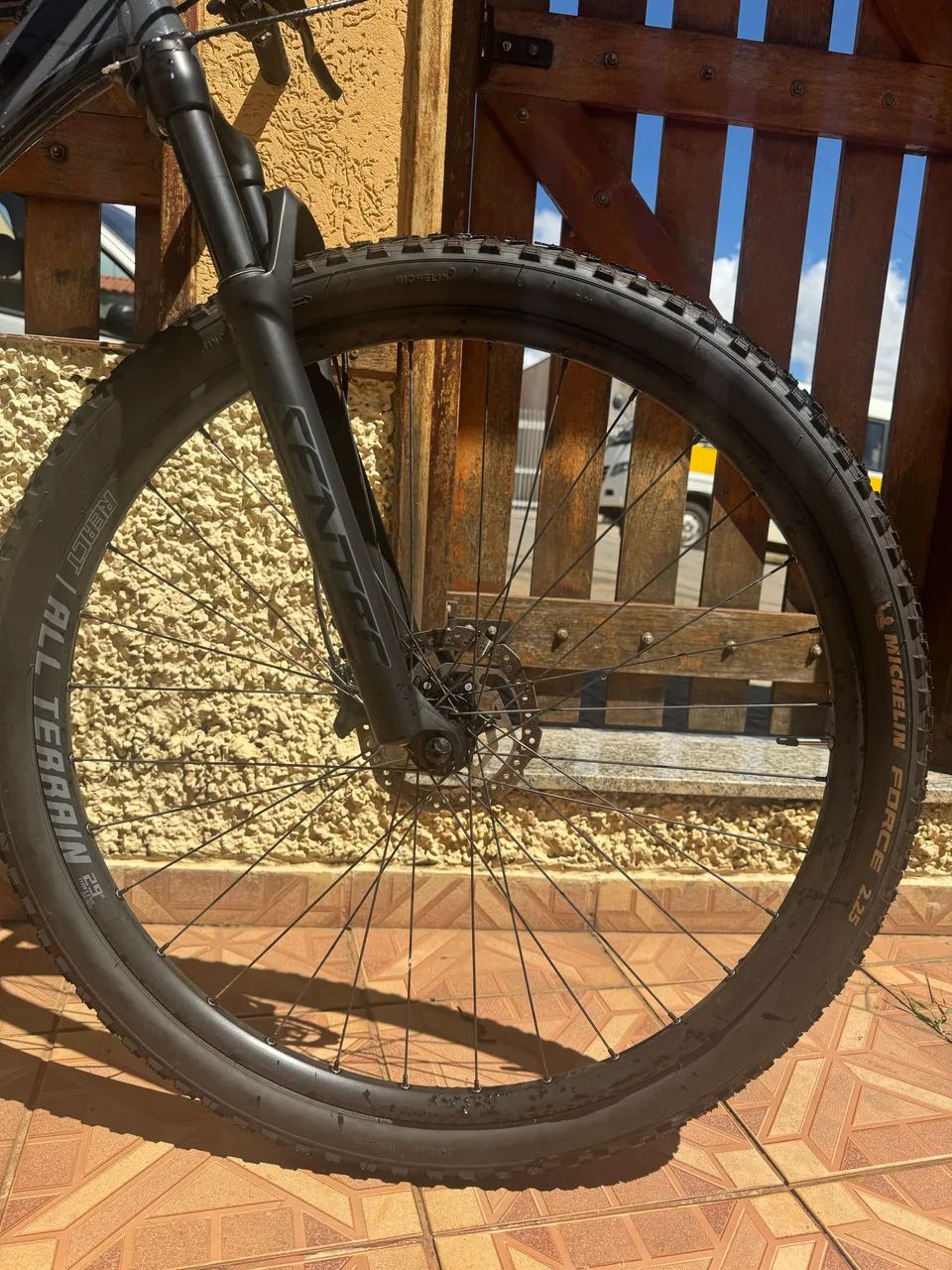 Bicicleta Sense React  (Impecável) - Foto 5