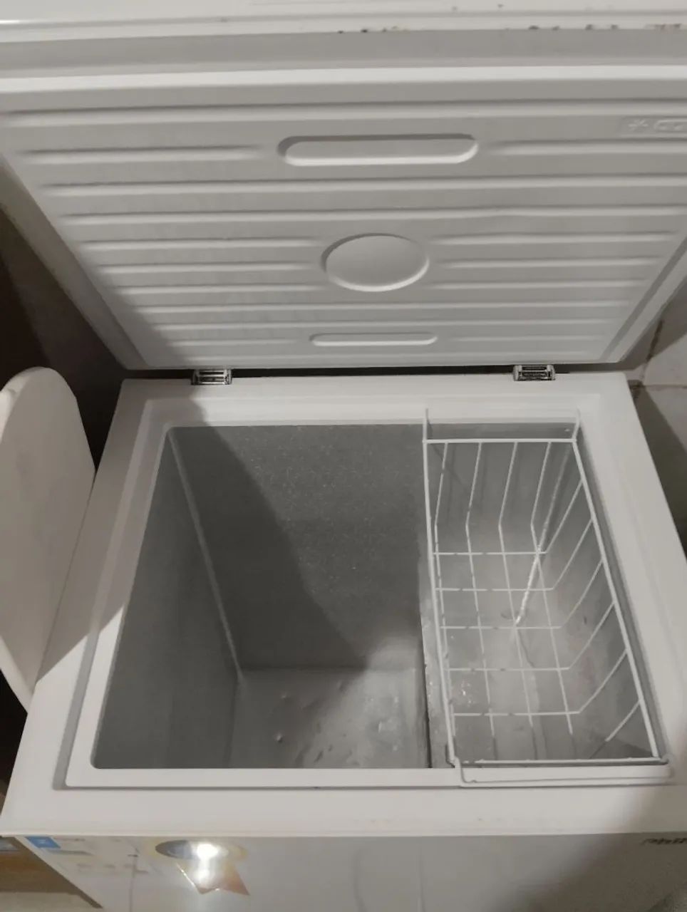 VENDO ESSE FREEZER ESTA MUITO BOM AINDA  - Foto 3