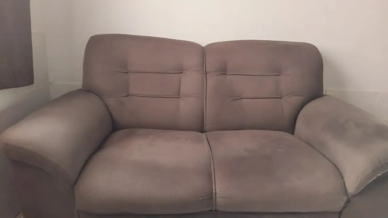 Sofá 3 e 2 lugar - confortável semi novo - Foto 3