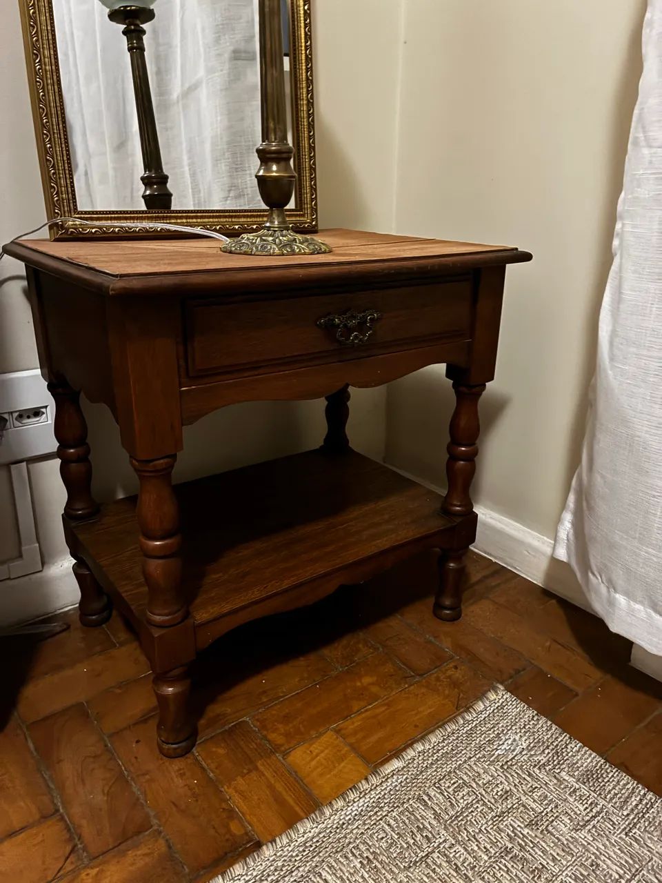 Mesa de cabeceira em madeira nobre  - Foto 3