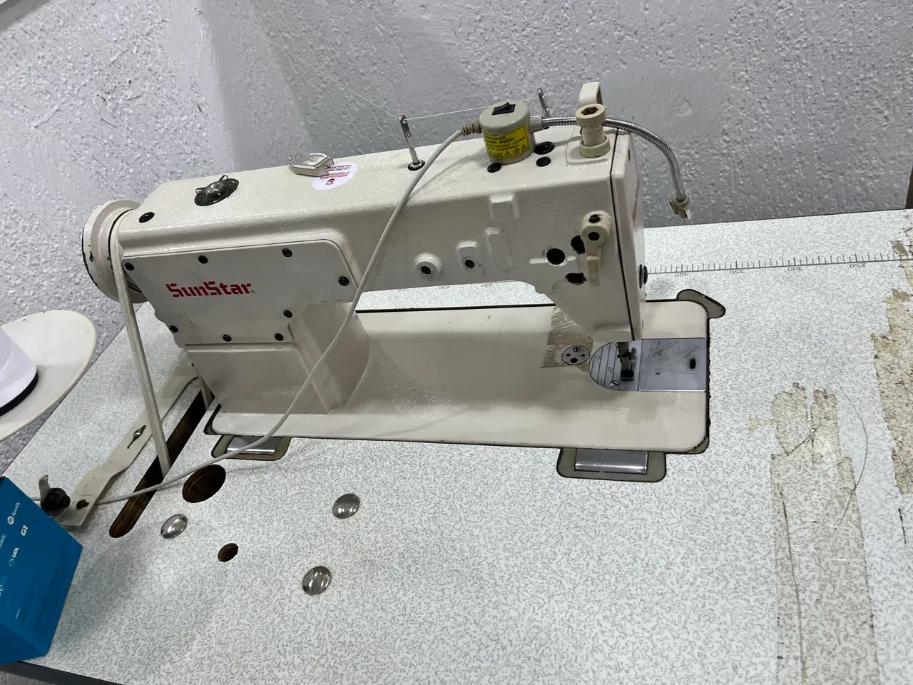Máquina Reta Industrial SunStar Completa com Mesa e Motor - Foto 4