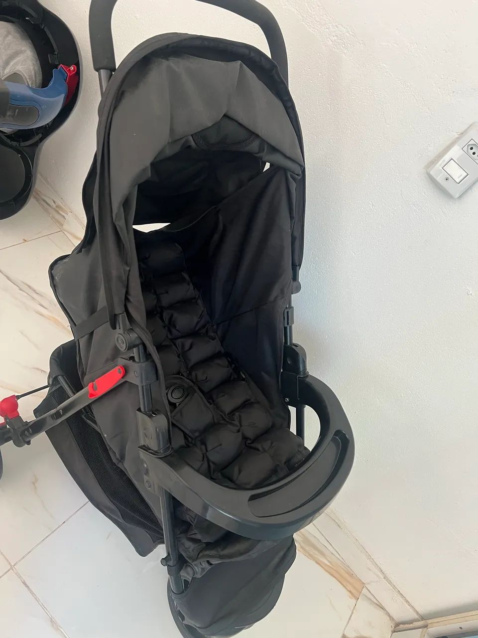 Carrinho com bebê conforto cosco  - Foto 2