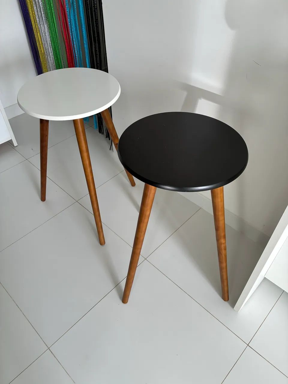 Par de mesinhas altas de canto suporte sala quarto decora - Foto 2