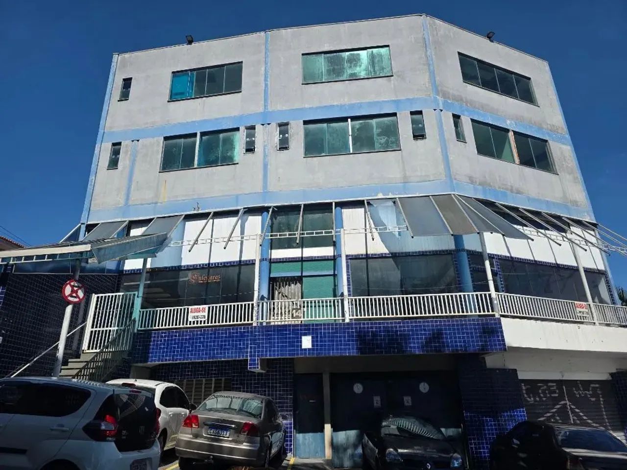 Prédio Comercial com 15 Banheiros e 16 Vagas no Jaguaré, São Paulo