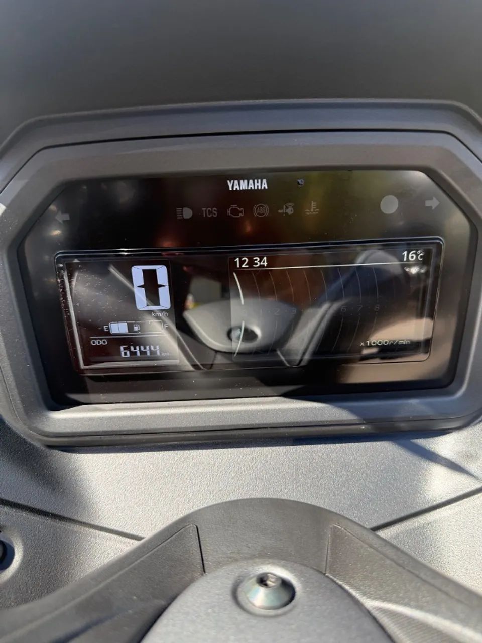 Xmax Connected 2026 cinza - Foto 4