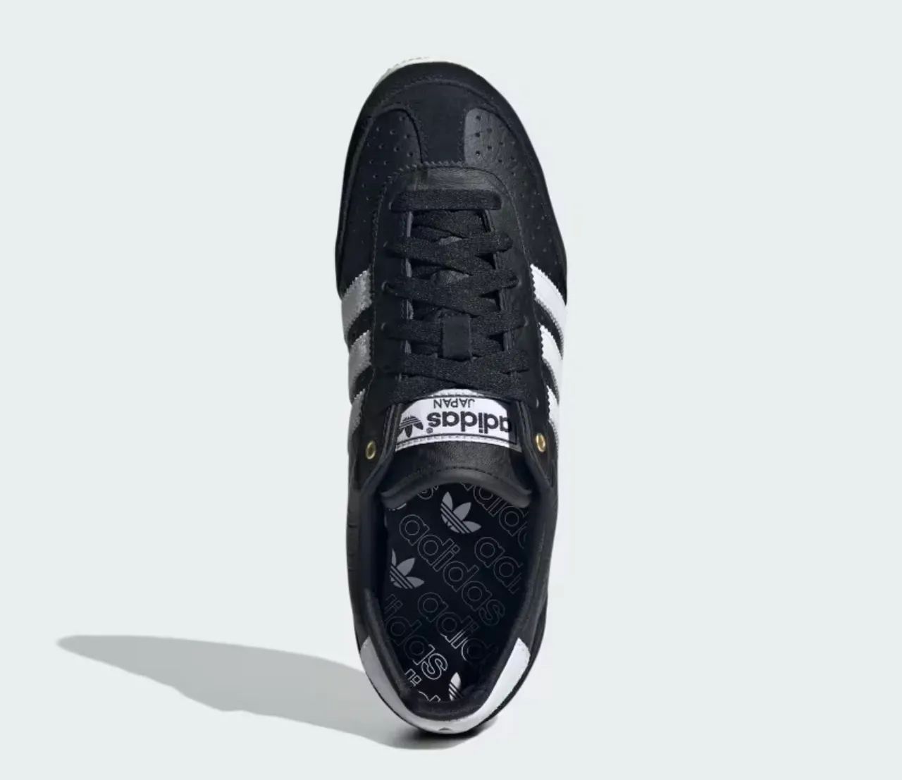 Tênis Adidas Japan W (modelo IH5490), com cabedal em couro preto
