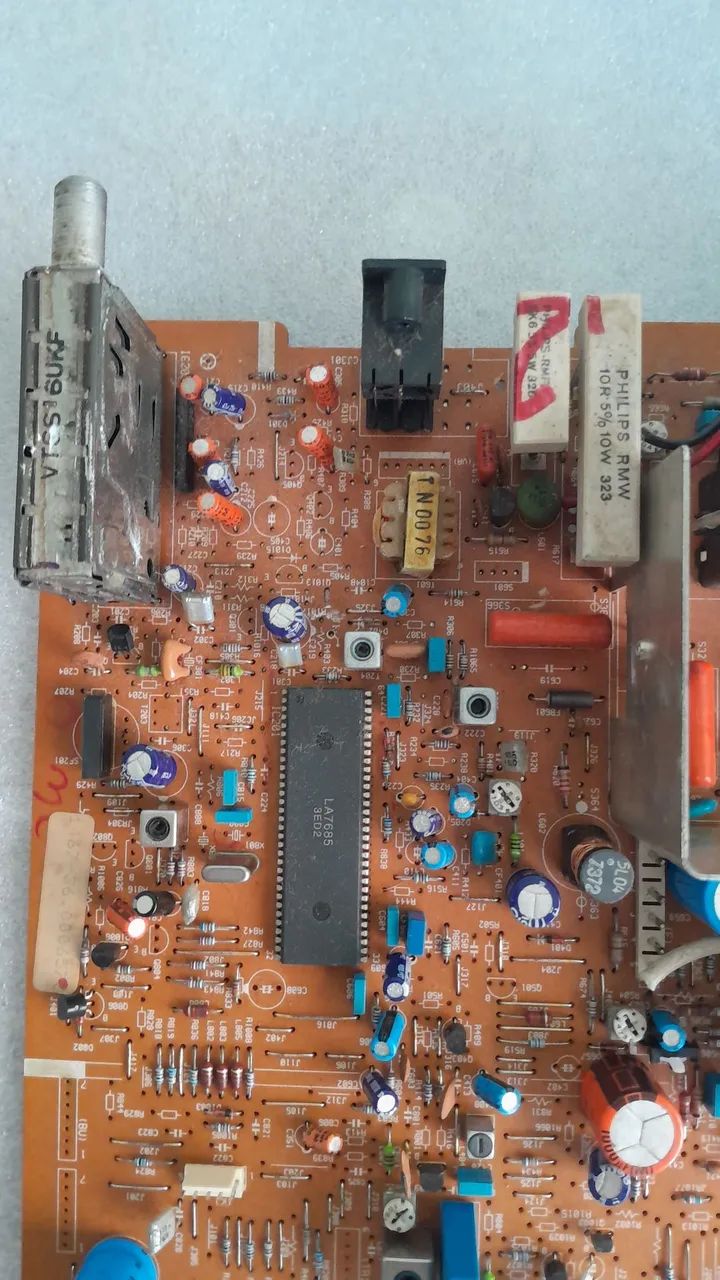 "PLACA DA TV SHARP PARA RETIRAR PEÇAS" - Foto 2