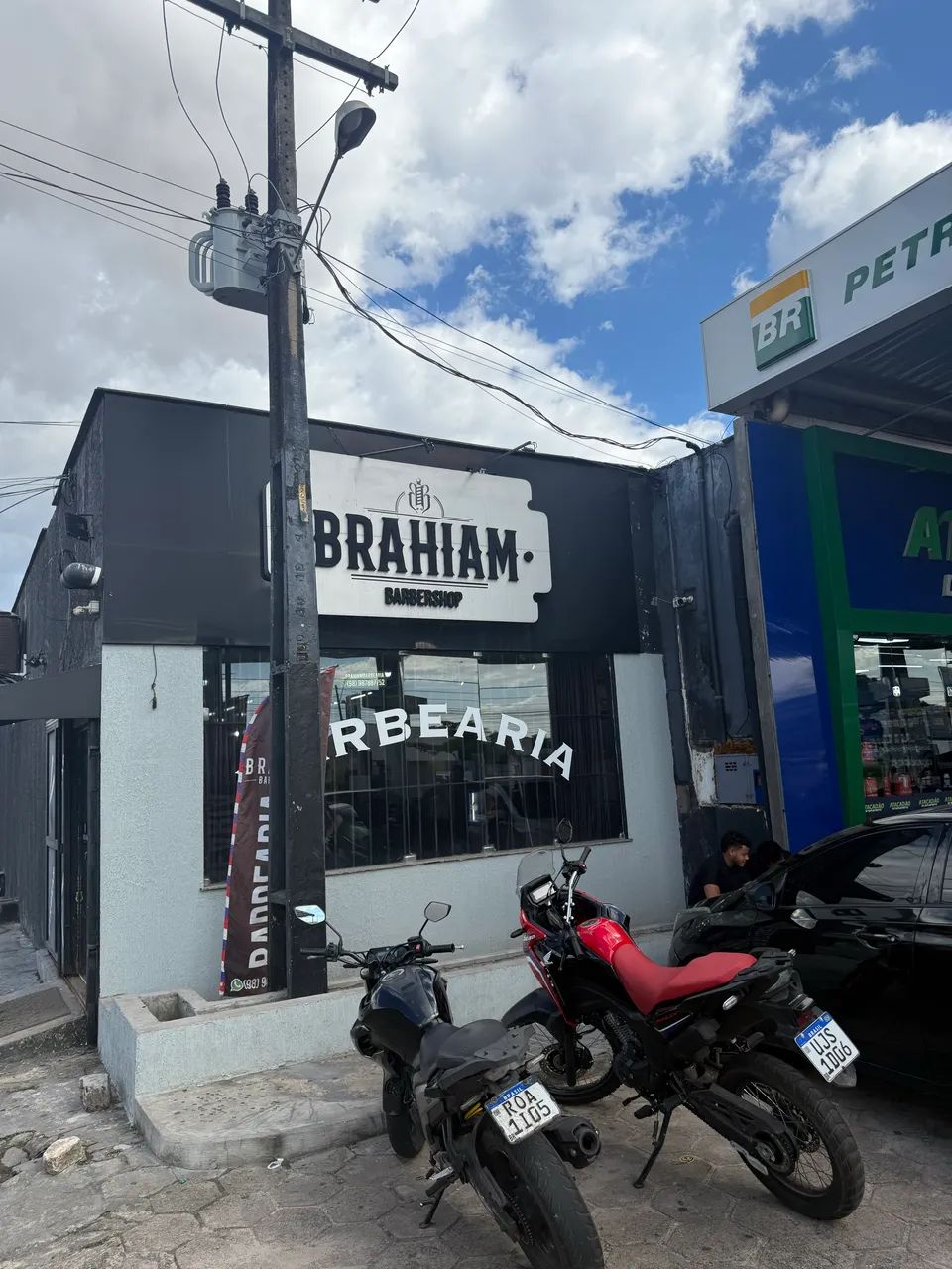 Contrata-se manicure