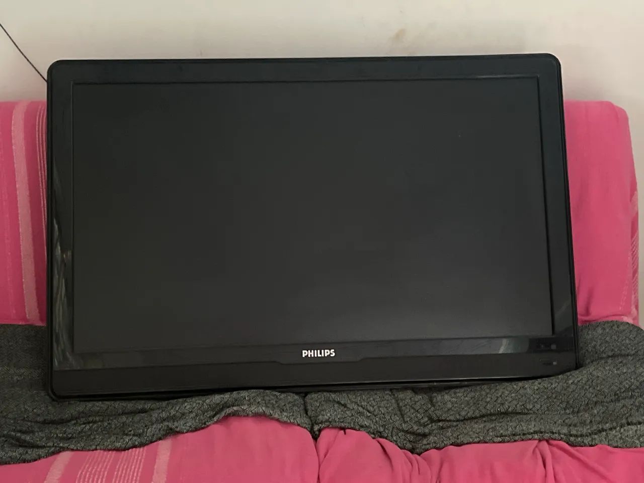 Tv Philips 42 polegadas ( parou de funcionar, não se sabe qual o problema )