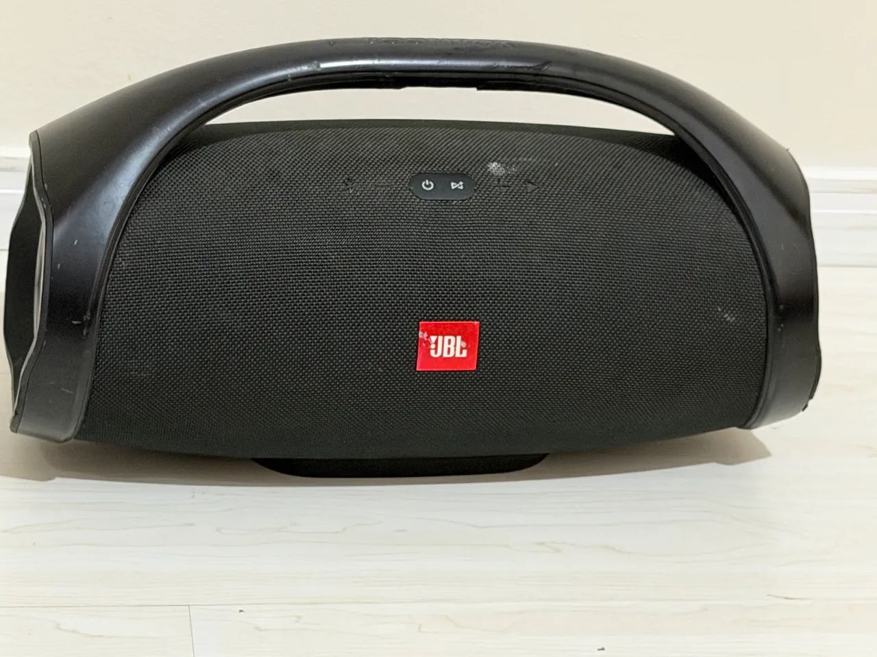 JBL BOMBOX