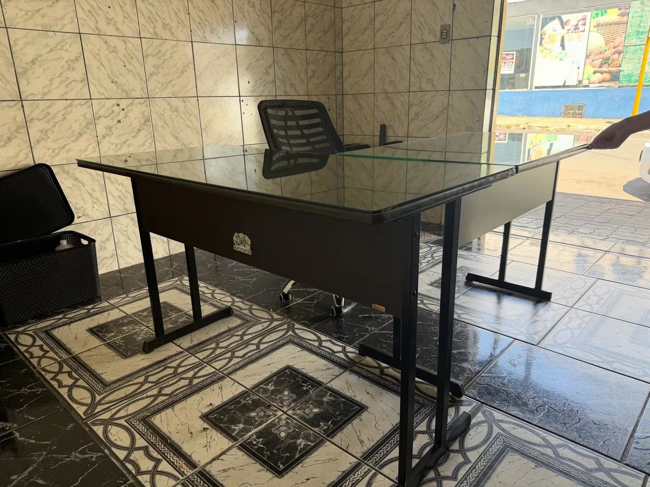 Mesa de escritório de vidro  - Foto 2